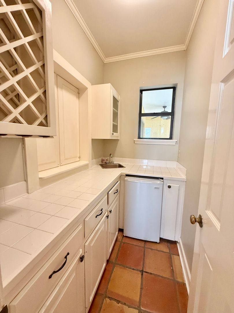 House for rent at 621 W Woodruff Dr, Baton Rouge, LA 70808