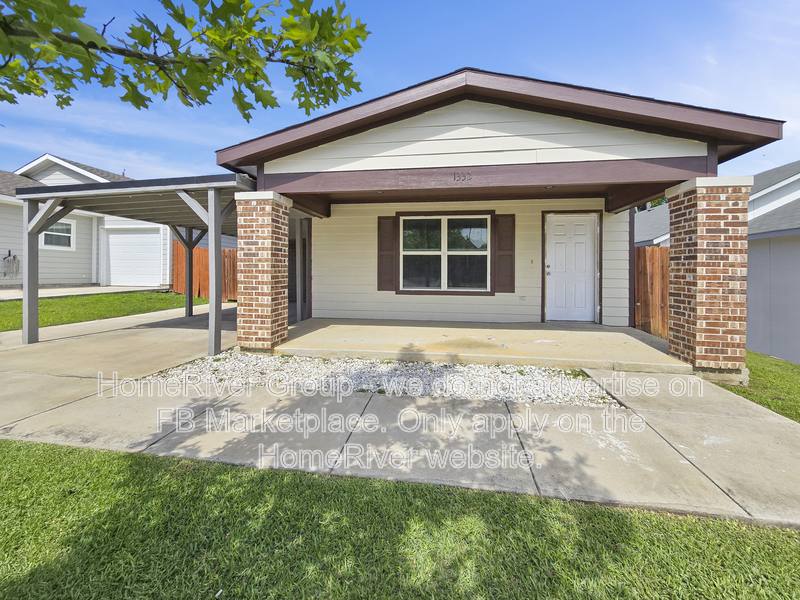 House for rent at 1332 Driess St, Fort Worth, TX 76104