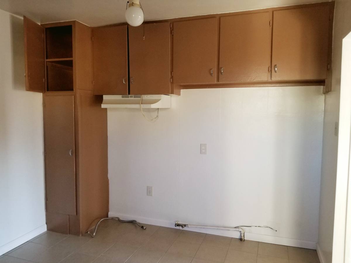 Townhouse for rent at 707 W Newgrove St, Lancaster, CA 93534