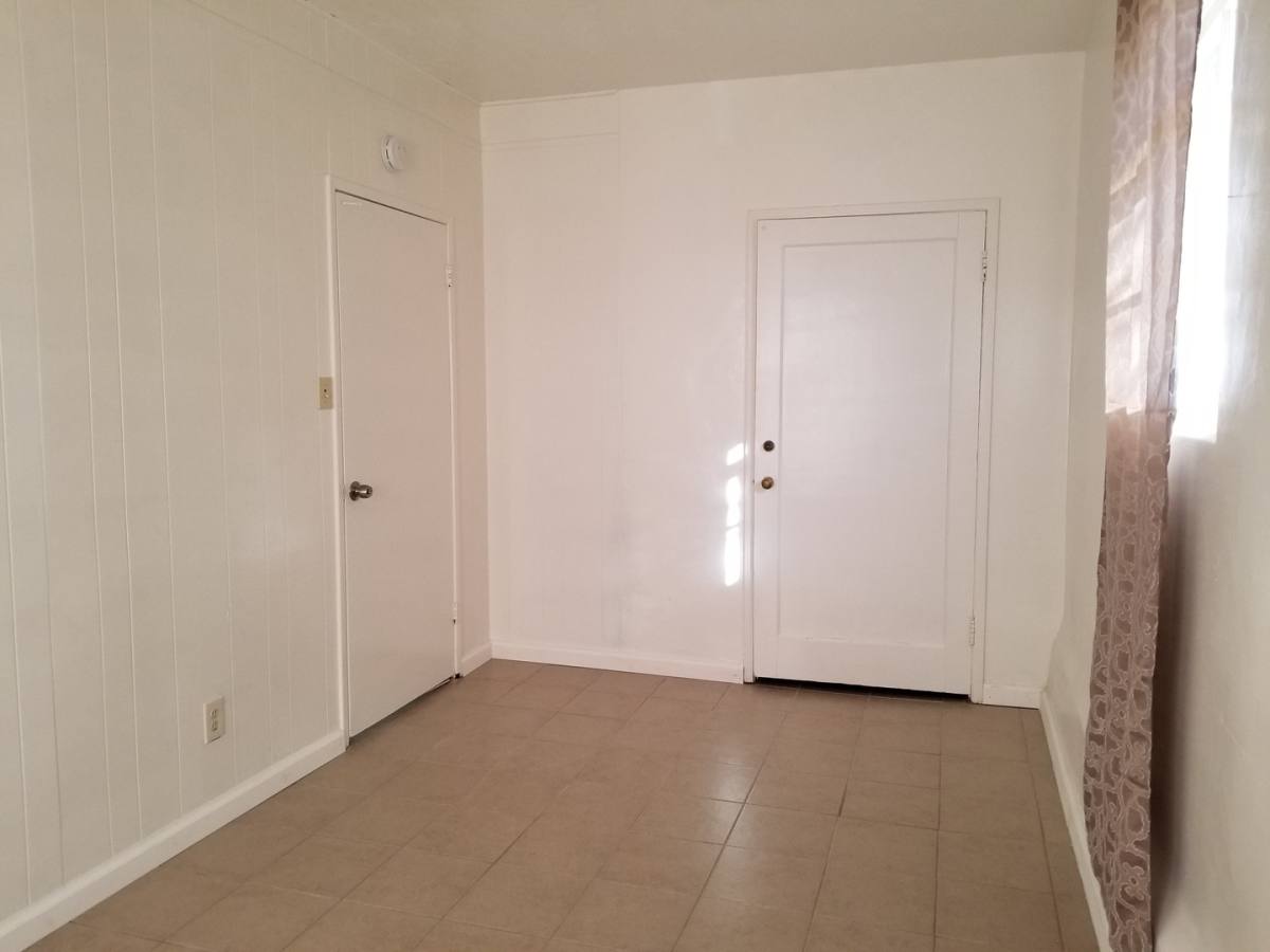 Townhouse for rent at 707 W Newgrove St, Lancaster, CA 93534