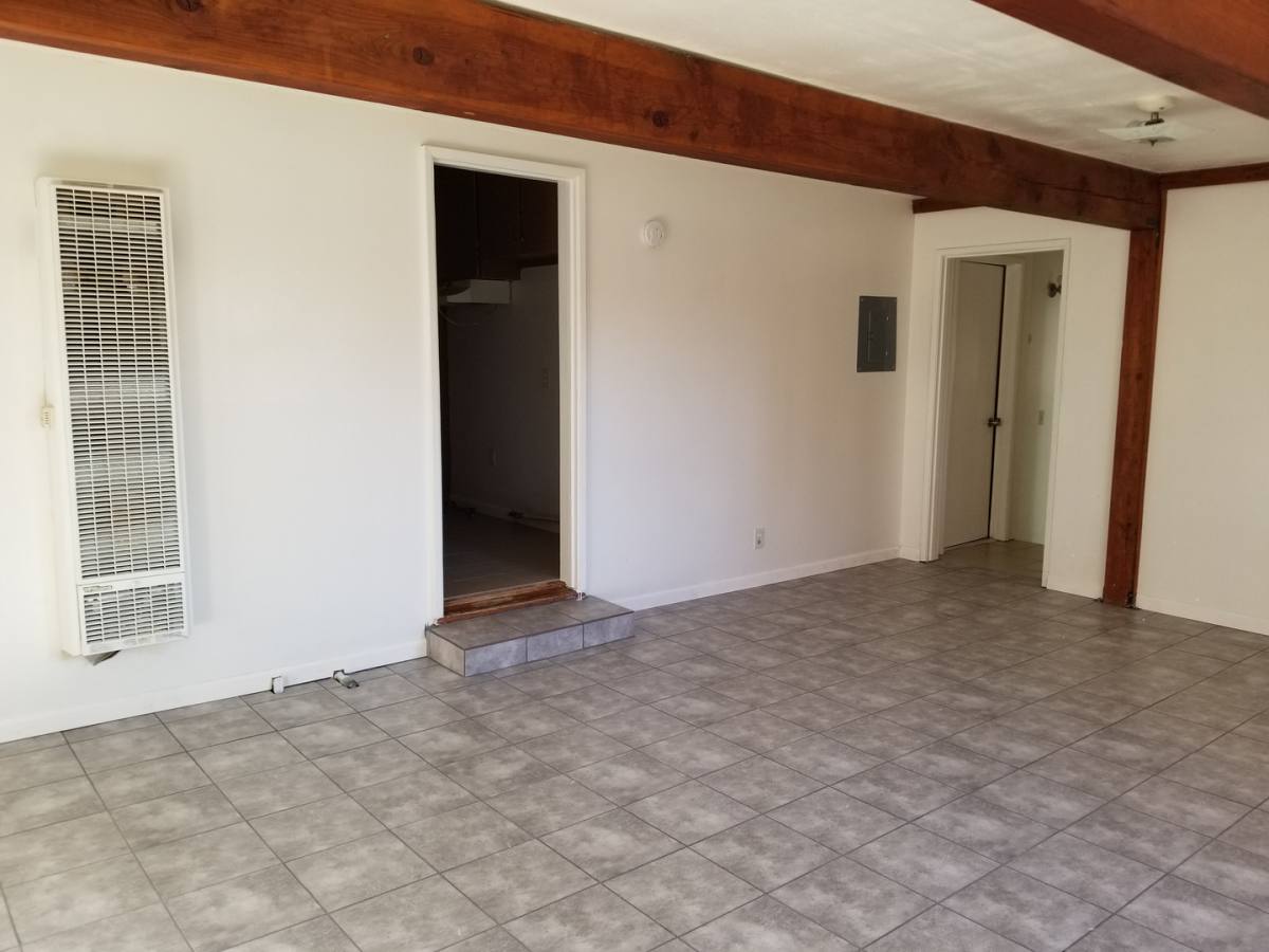 Townhouse for rent at 707 W Newgrove St, Lancaster, CA 93534