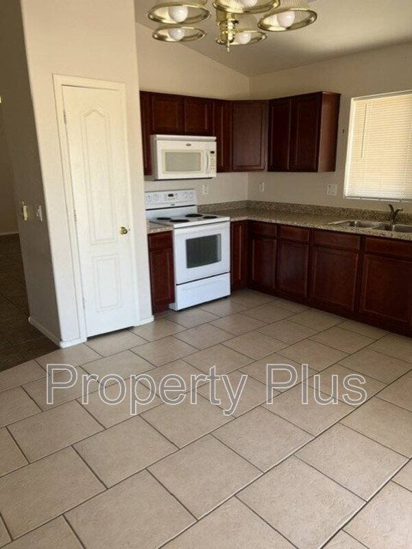 House for rent at 24115 N Desert Dr, Florence, AZ 85132