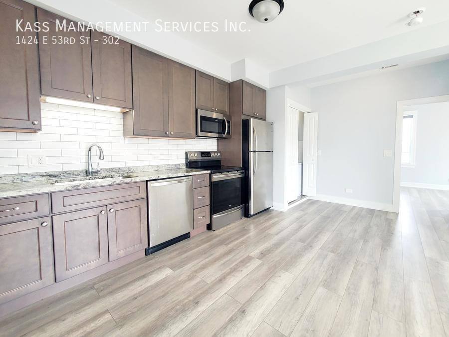 Condo for rent at 1424 E 53rd St, Chicago, IL 60615