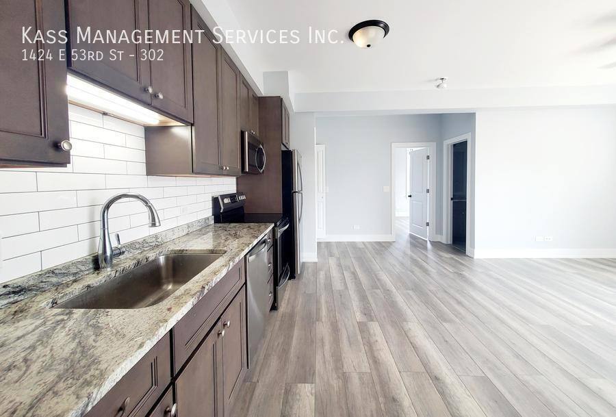 Condo for rent at 1424 E 53rd St, Chicago, IL 60615
