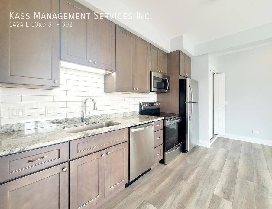Condo for rent at 1424 E 53rd St, Chicago, IL 60615