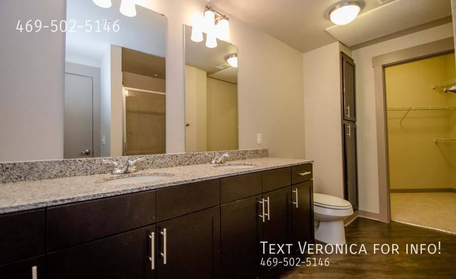 Apartment for rent at 930 E 15th St, Plano, TX 75074