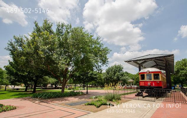 Apartment for rent at 930 E 15th St, Plano, TX 75074