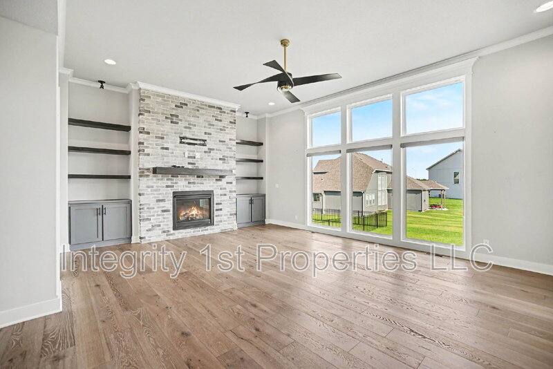 House for rent at 1304 NW 107th Terrace, Kansas City, MO 64155