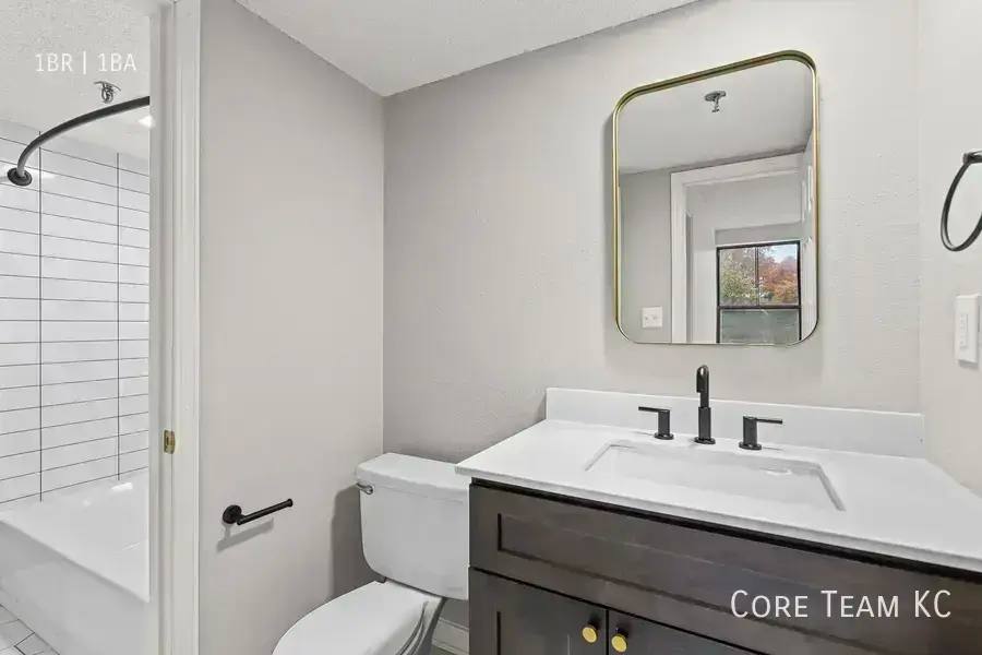 Apartment for rent at 235 Ward Parkway, Kansas City, MO 64112