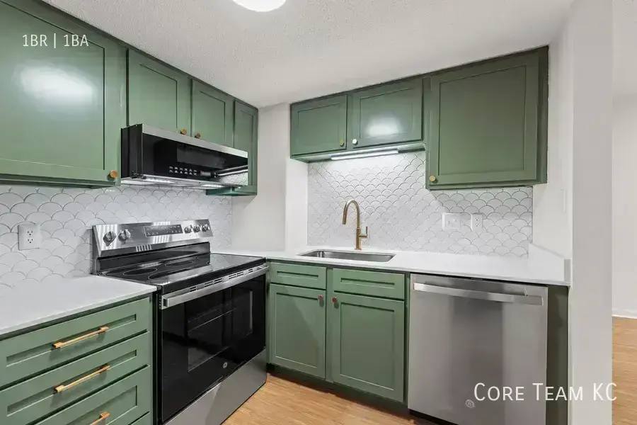 Apartment for rent at 235 Ward Parkway, Kansas City, MO 64112