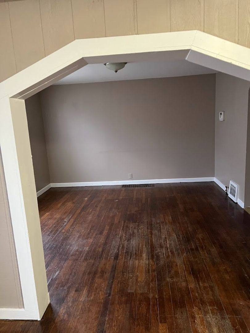 House for rent at 427 W Vinyard, Anderson, IN 46011