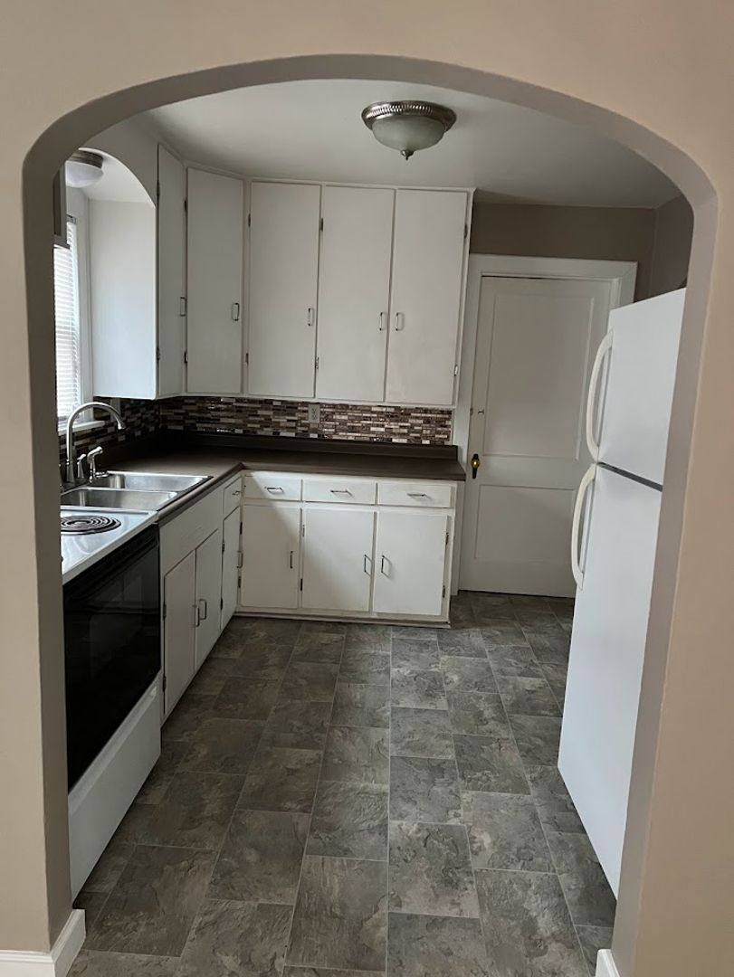 House for rent at 427 W Vinyard, Anderson, IN 46011