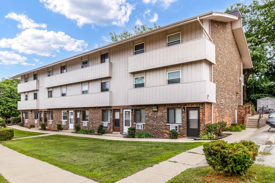 Apartment for rent at 3515 E Tesch Ave, Saint Francis, WI 53235