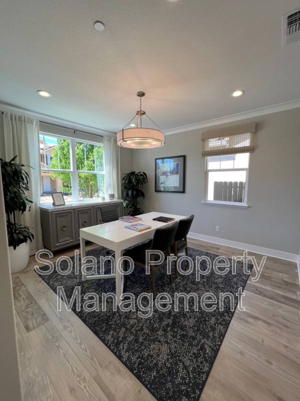 Apartment for rent at 809 Cosmos Dr, Vacaville, CA 95687