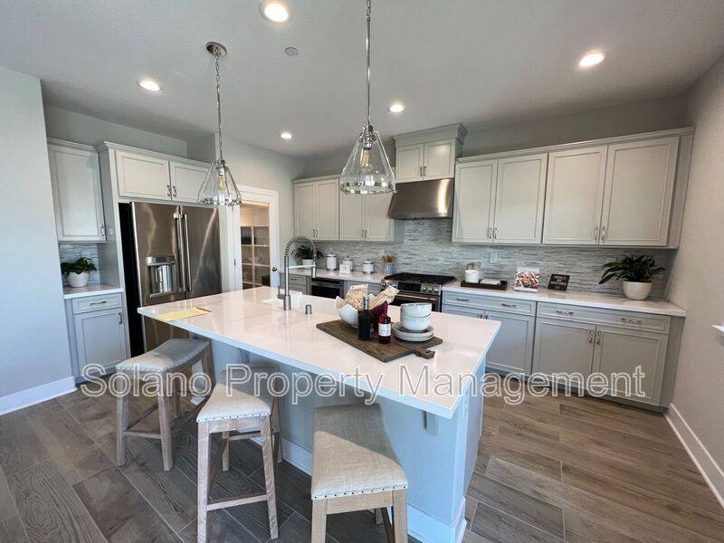 Apartment for rent at 809 Cosmos Dr, Vacaville, CA 95687