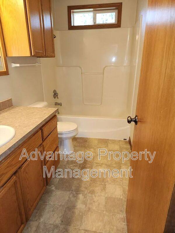 House for rent at 494 Nandina St, Sweet Home, OR 97386
