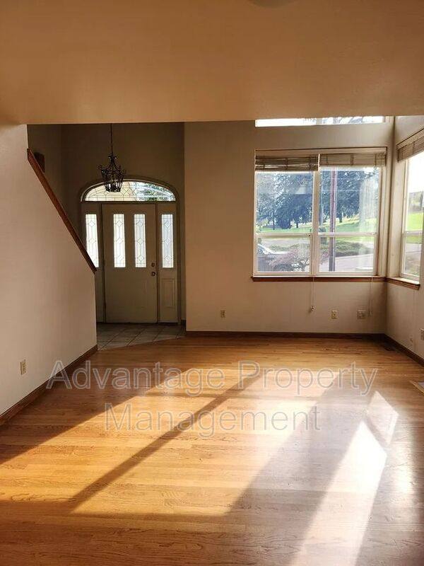 House for rent at 494 Nandina St, Sweet Home, OR 97386