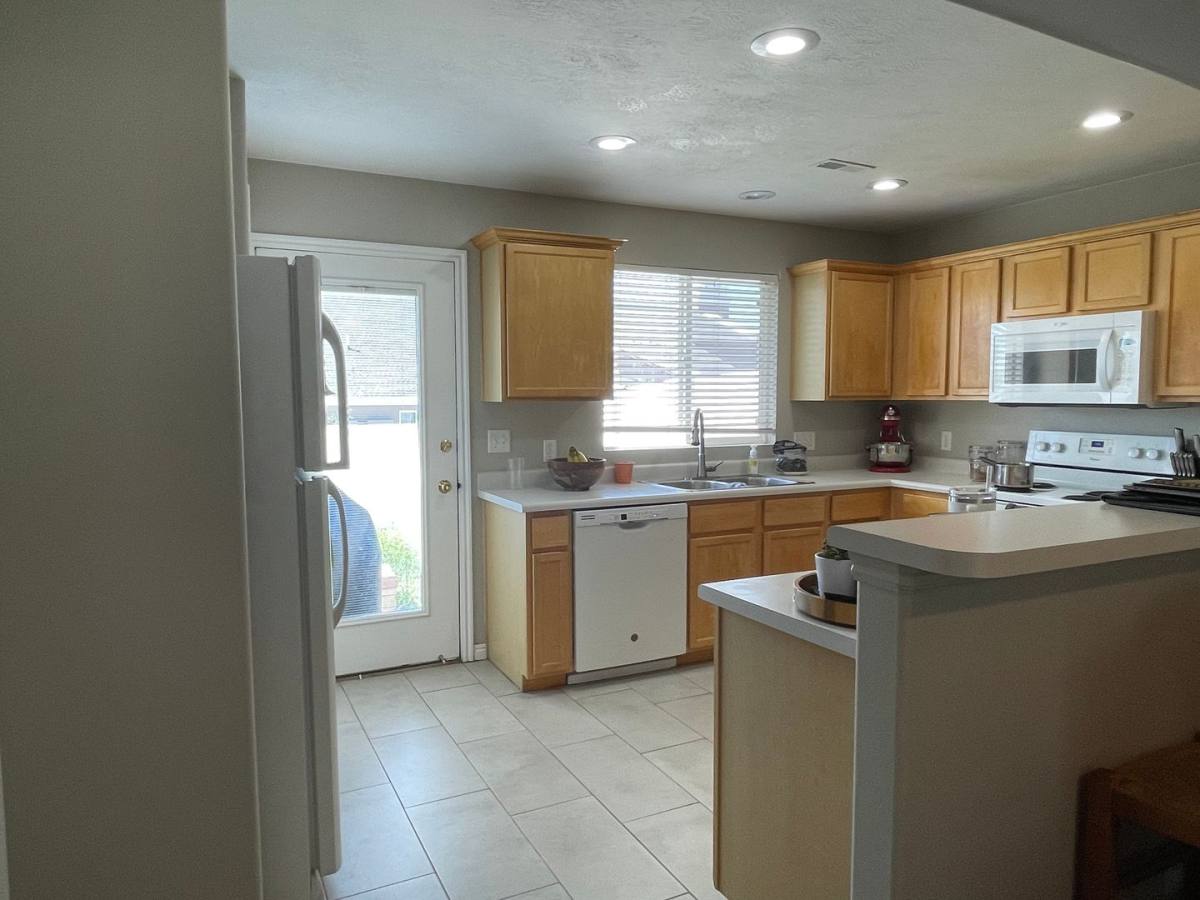 Townhouse for rent at 1137 W 1390 S, Orem, UT 84058