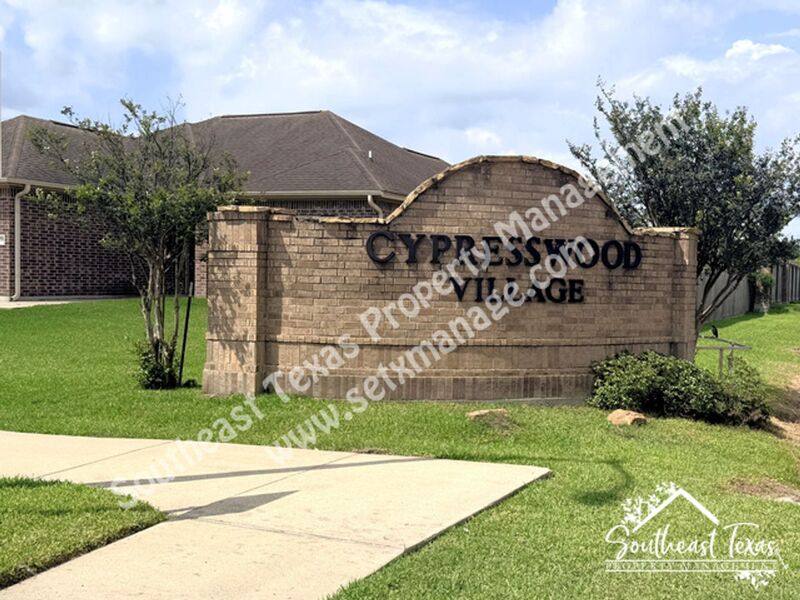 House for rent at 1102 Cypresswood Dr, Orange, TX 77630