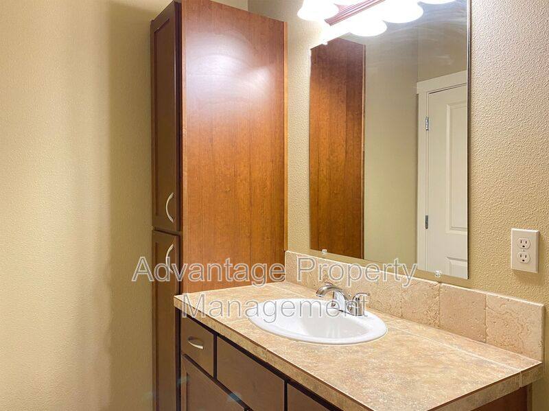 Apartment for rent at 519 N Catron Place #2, Monmouth, OR 97361