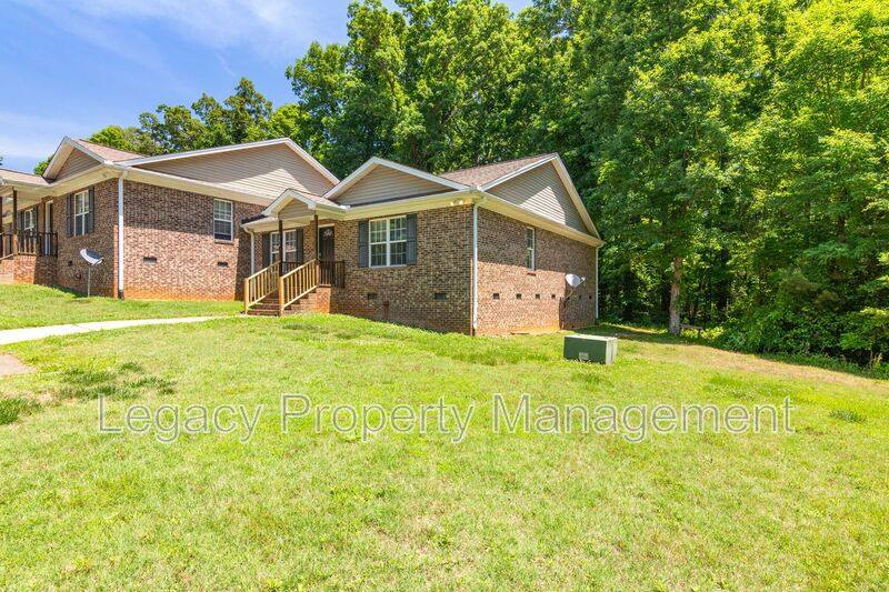 Townhouse for rent at 1352 Snow Court, Burlington, NC 27215