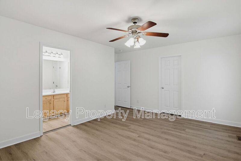 Townhouse for rent at 1352 Snow Court, Burlington, NC 27215
