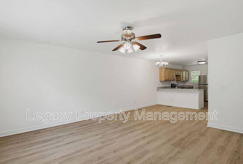 Townhouse for rent at 1352 Snow Court, Burlington, NC 27215