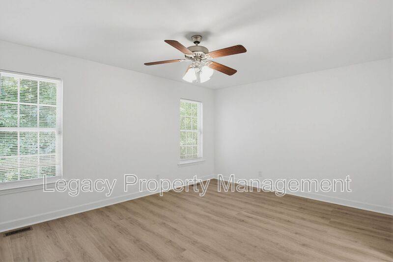 Townhouse for rent at 1352 Snow Court, Burlington, NC 27215