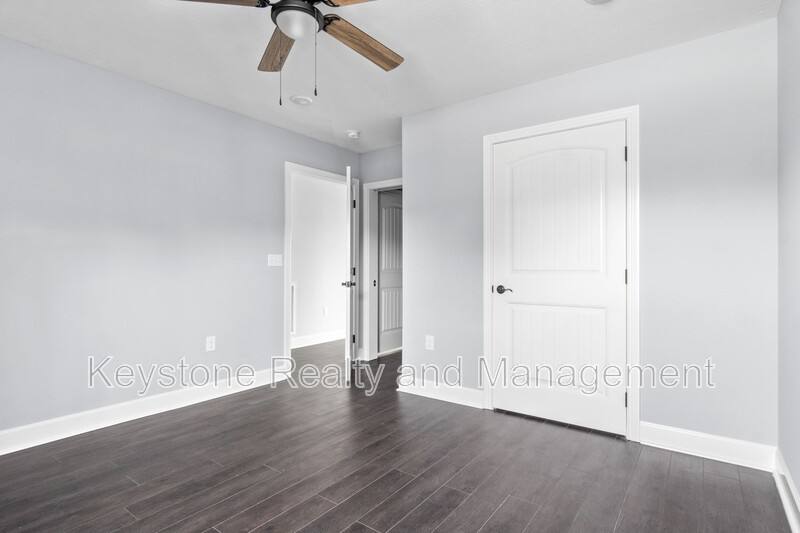 Townhouse for rent at 111 Robertson Hill Rd #7, Dover, TN 37058