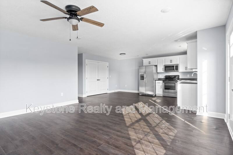 Townhouse for rent at 111 Robertson Hill Rd #7, Dover, TN 37058