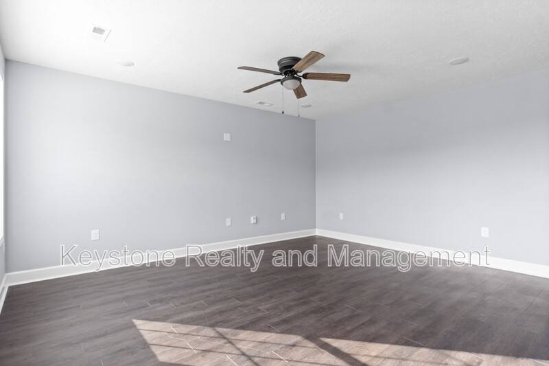 Townhouse for rent at 111 Robertson Hill Rd #7, Dover, TN 37058