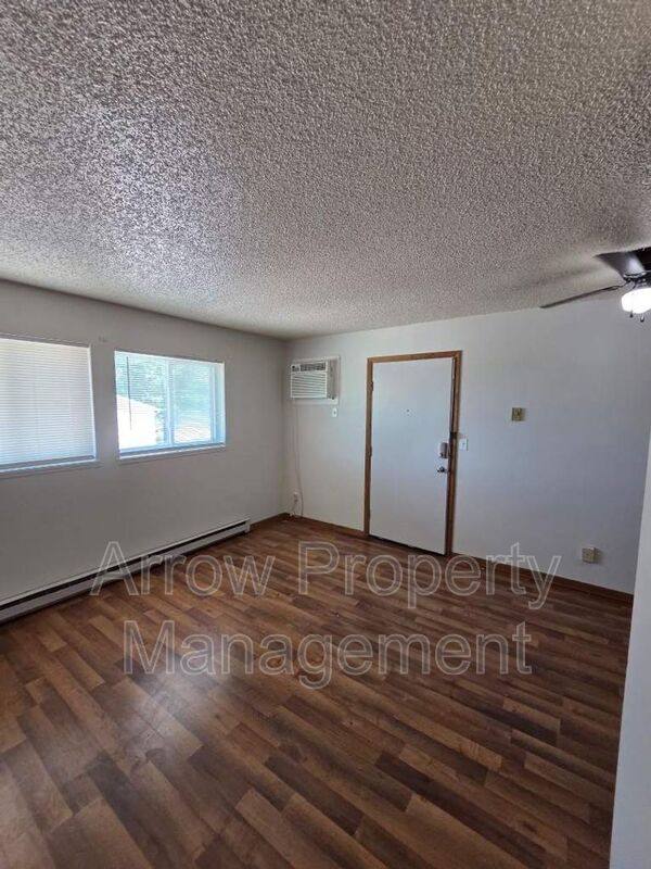 Apartment for rent at 906 E St #D, McCook, NE 69001