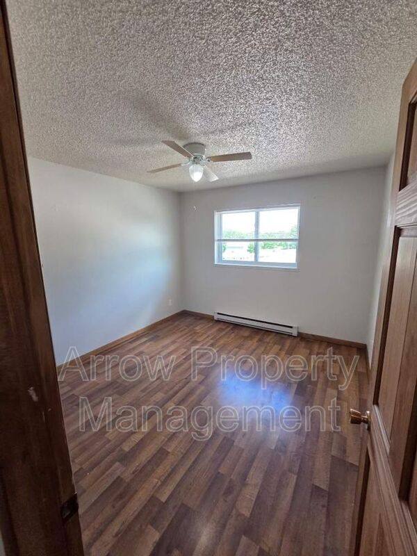 Apartment for rent at 906 E St #D, McCook, NE 69001