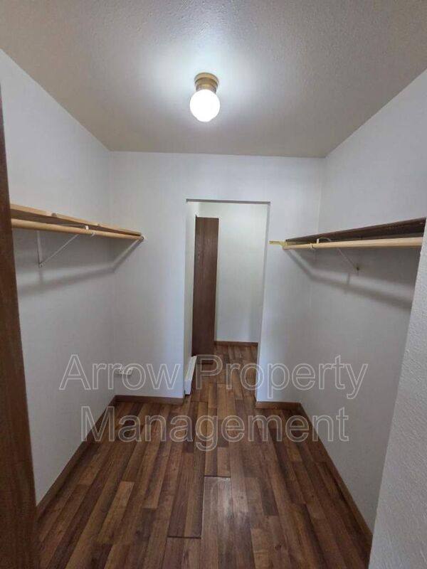 Apartment for rent at 906 E St #D, McCook, NE 69001