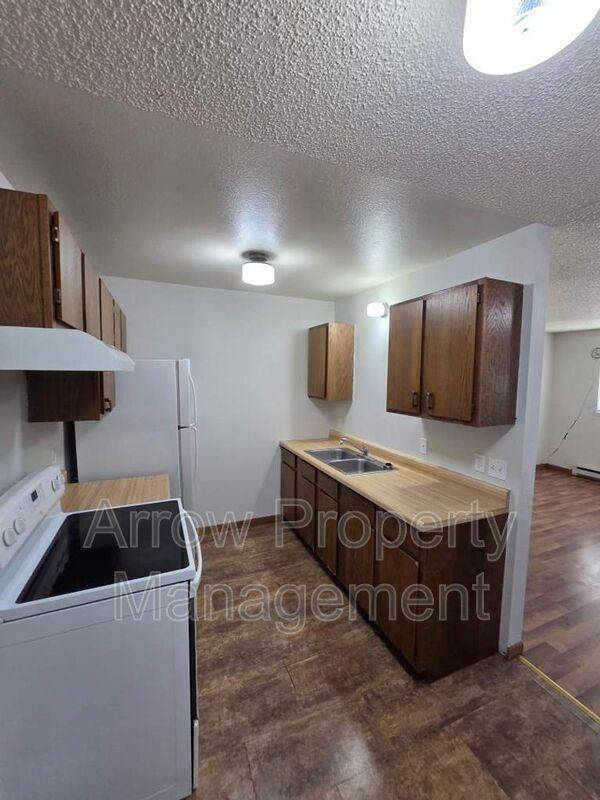 Apartment for rent at 906 E St #D, McCook, NE 69001