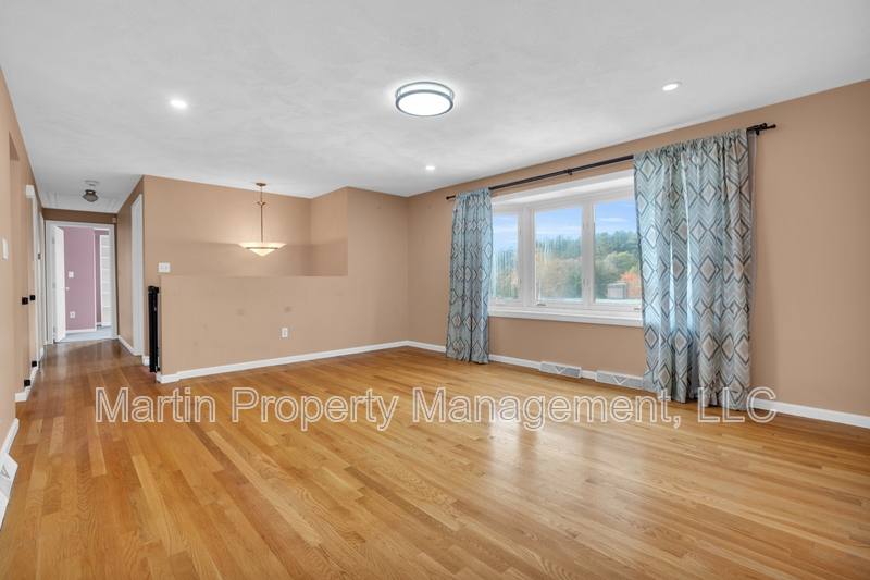 House for rent at 7 Briarwood Rd, Woburn, MA 01801