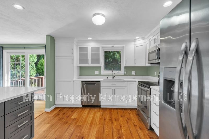 House for rent at 7 Briarwood Rd, Woburn, MA 01801
