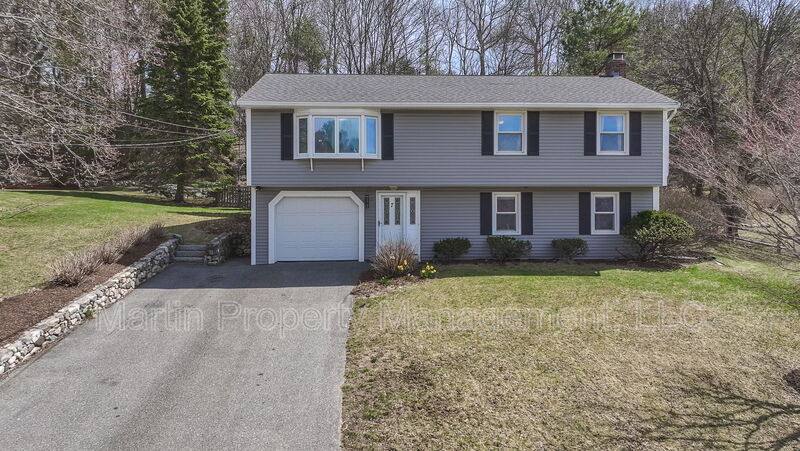 House for rent at 7 Briarwood Rd, Woburn, MA 01801