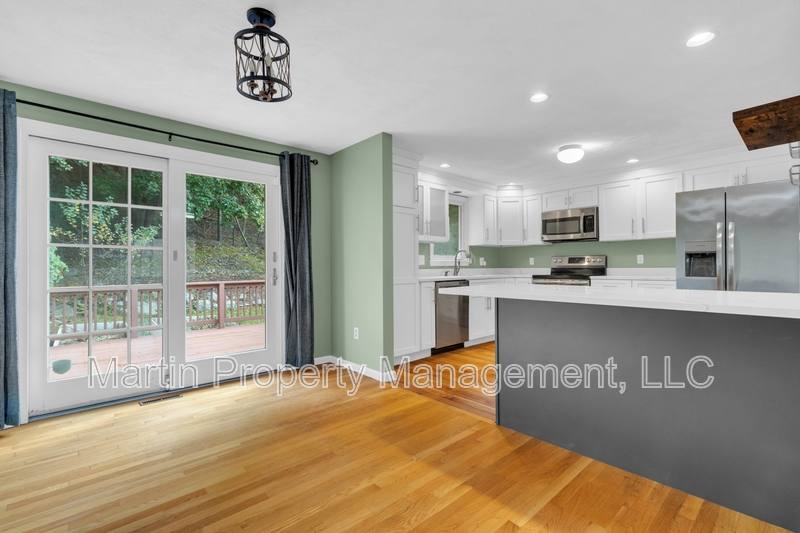 House for rent at 7 Briarwood Rd, Woburn, MA 01801