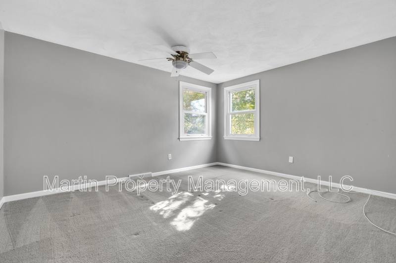 House for rent at 7 Briarwood Rd, Woburn, MA 01801