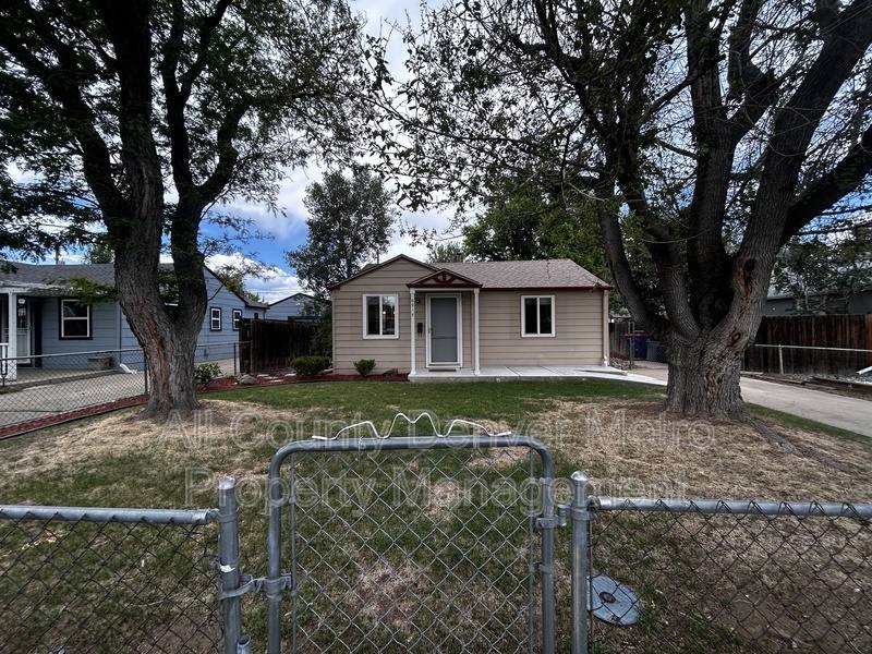 House for rent at 6915 W 55th Place, Arvada, CO 80002