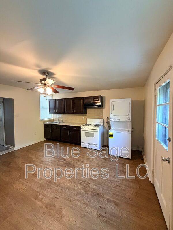 Townhouse for rent at 800-818 Main St #816, Marcus Hook, PA 19061