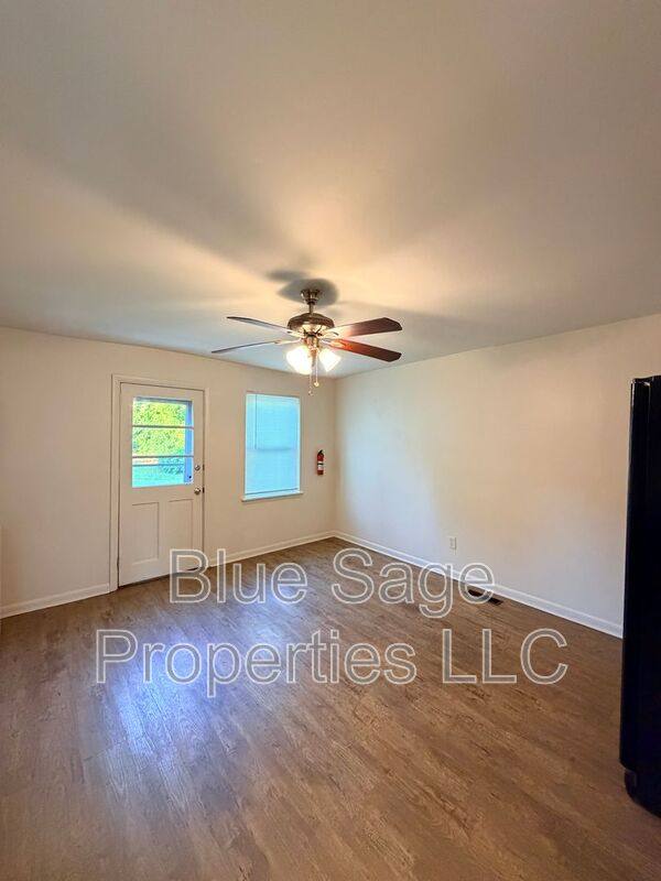Townhouse for rent at 800-818 Main St #816, Marcus Hook, PA 19061