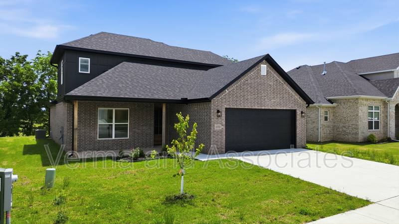 House for rent at 1070 Whistler St, Centerton, AR 72719