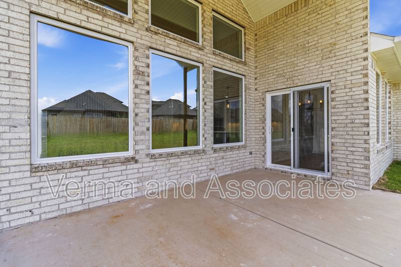 House for rent at 1071 Whistler St, Centerton, AR 72719