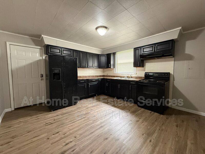 House for rent at 438 W Page, Springfield, MO 65806
