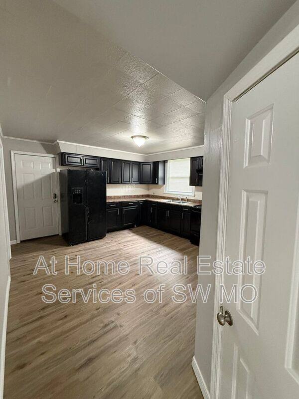 House for rent at 438 W Page, Springfield, MO 65806