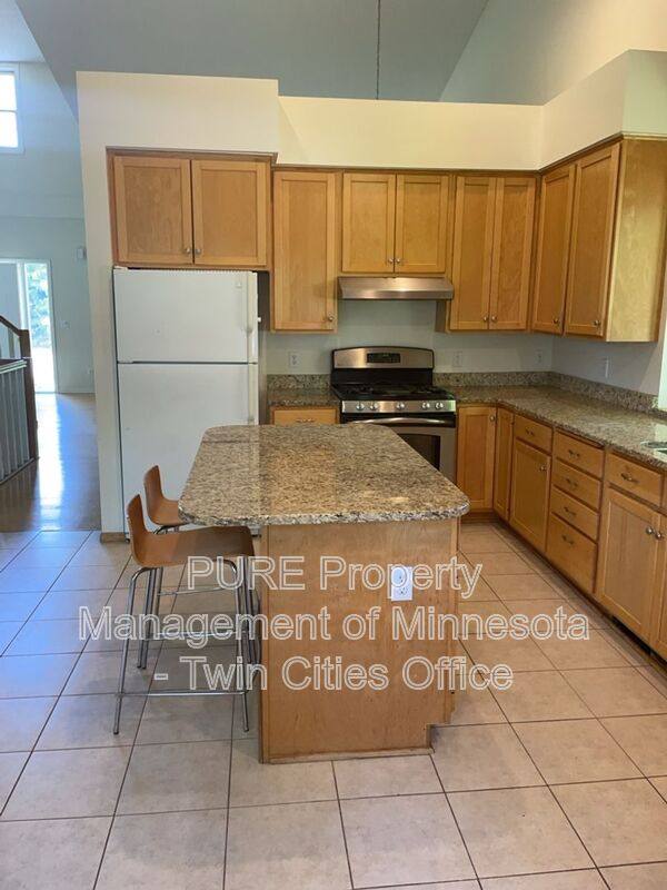 House for rent at 8636 Pheasant Run Rd, Saint Paul, MN 55125