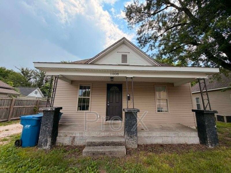 House for rent at 1008 W 2nd St, Joplin, MO 64801