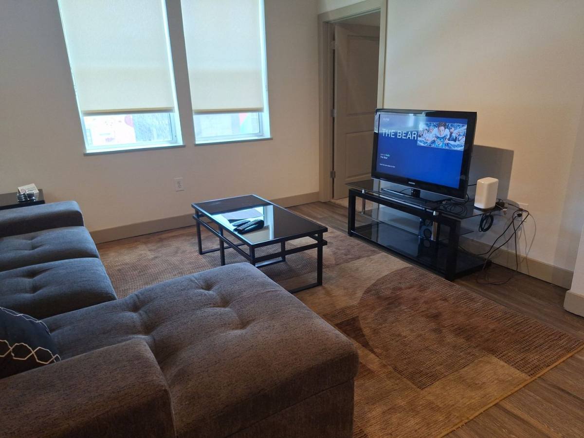 Apartment for rent at 2101 Market St, Denver, CO 80205